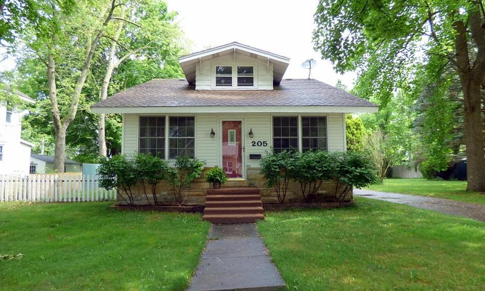 1st image of 205 Bradley St