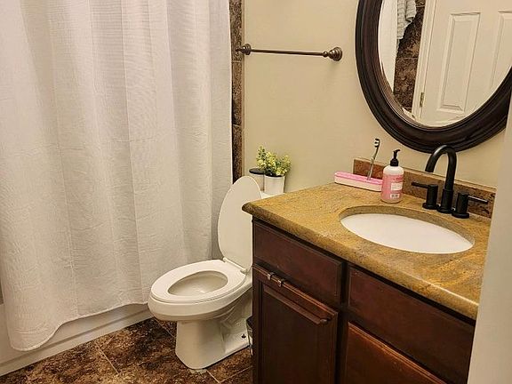 3rd image of 512 Troost Ave APT 1