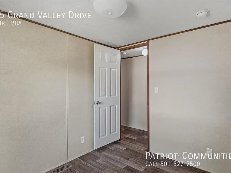 15 Grand Valley Dr — Photo 17