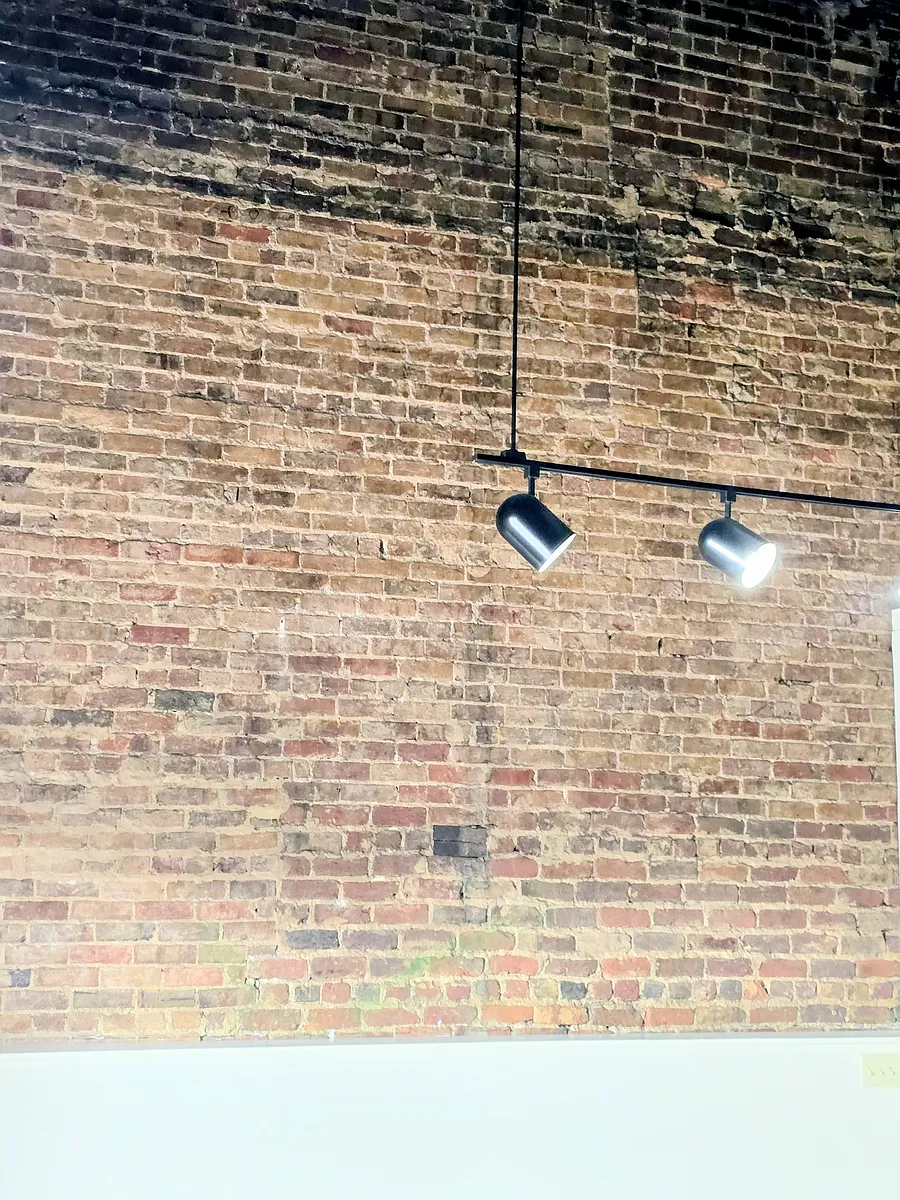 Exposed brick 20 ft ceilings - 509 Main St #2A
