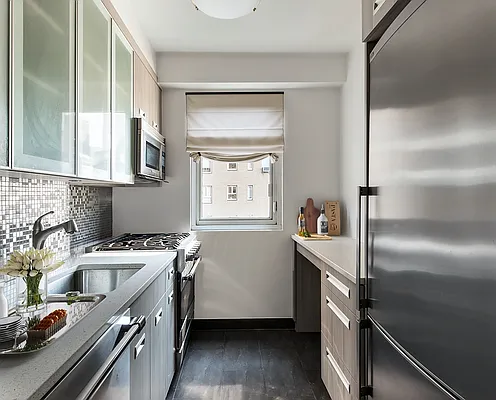 Rented by Central Park South Associates | media 4