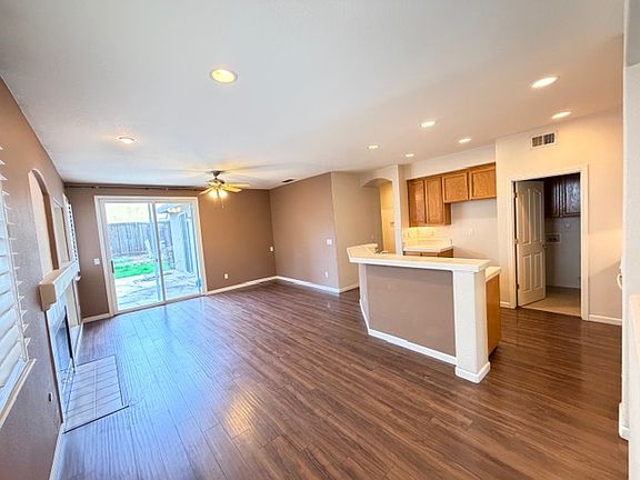 4th image of 9429 Gensler Ct