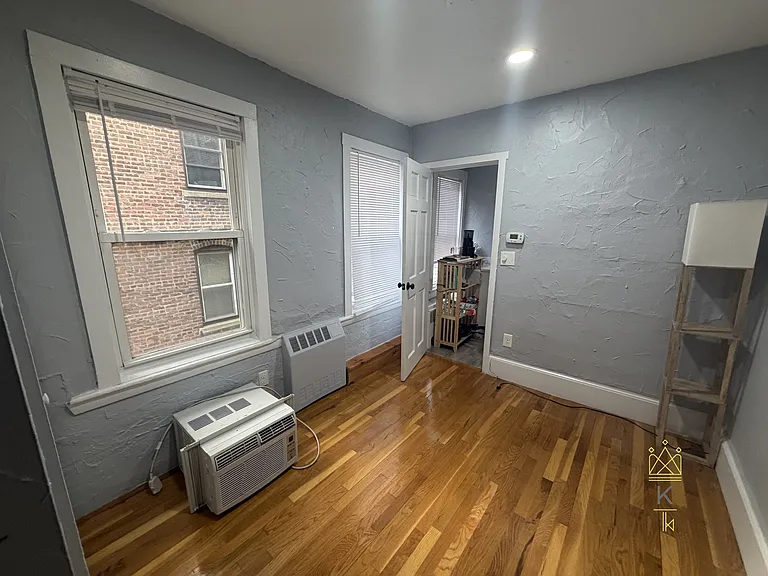 39 Irving St #1 — Photo 6