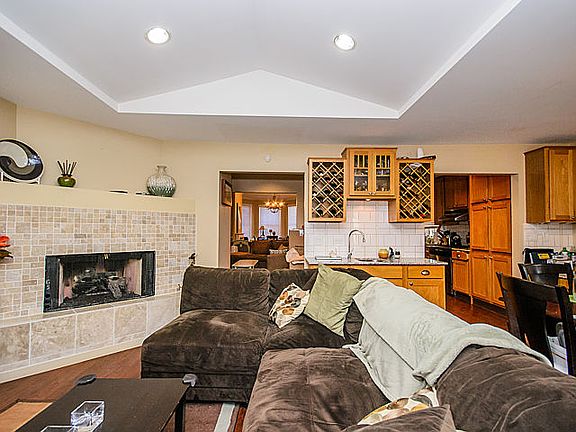 4th image of 3025 N Kenmore Ave