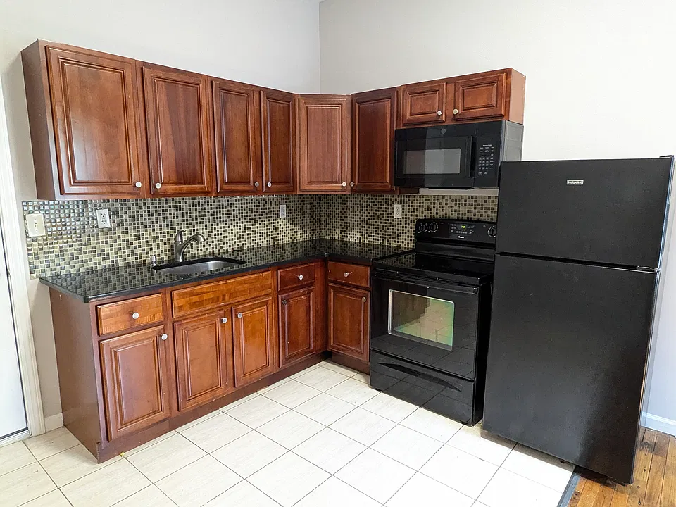 2810 E Main St #9