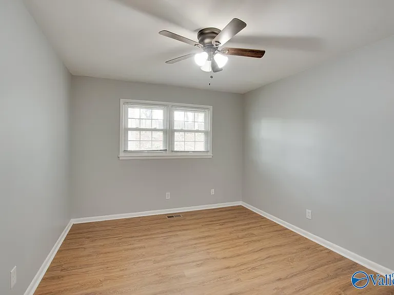 9802 Dolphin Dr SE — Photo 17
