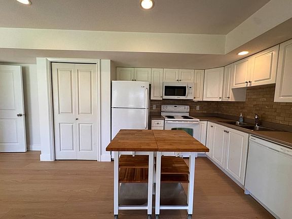 5th image of 23836 132a Ave
