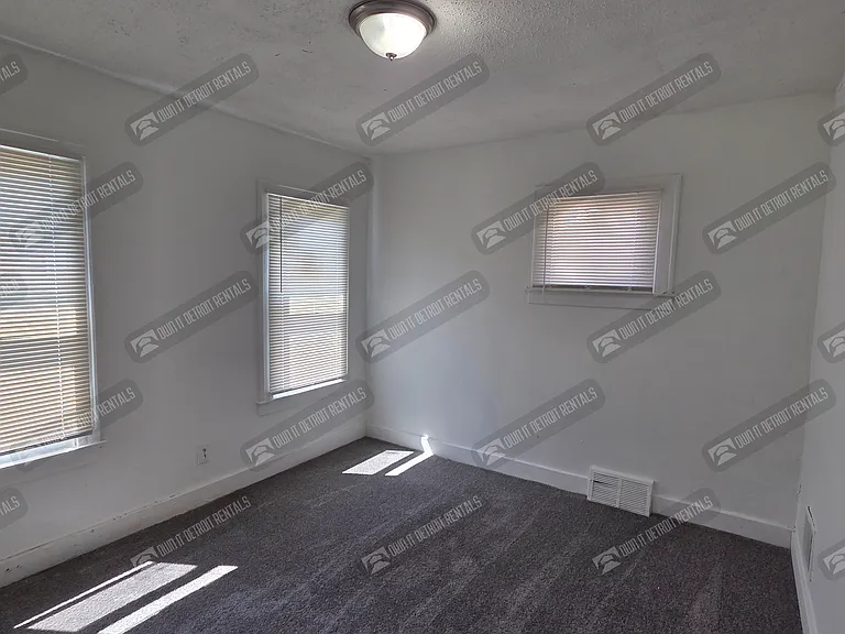 15757 Pinehurst St — Photo 10