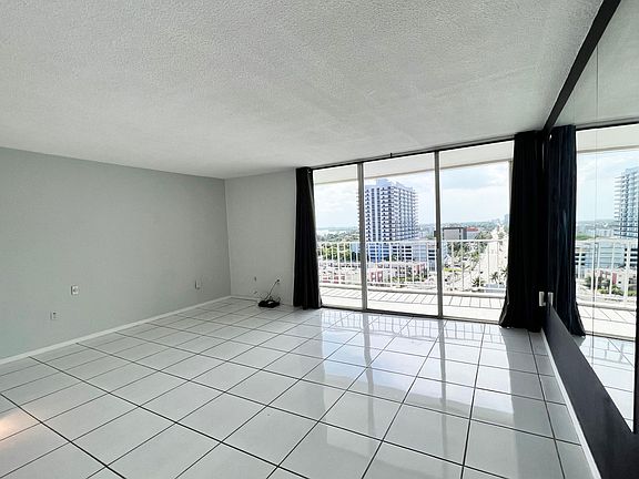 577 sq ft space