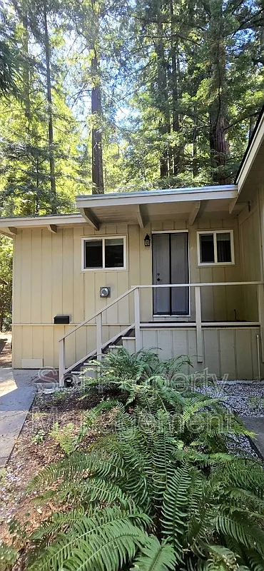 1 bed, 1.0 bath, 650 sqft, $2,000 — Photo 1