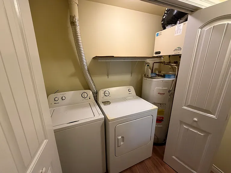 523 Canterbury Dr — Photo 6