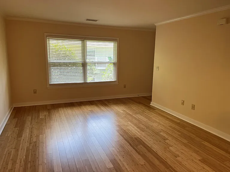 341 W Coleman Blvd #F — Photo 10