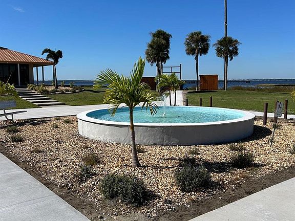 4th image of 109 HIBISCUS DRIVE