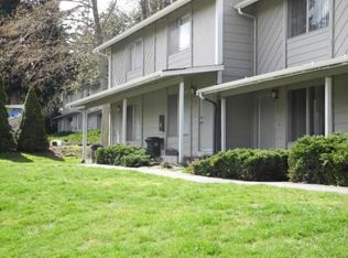 675 SW Harrier Cir APT 2, Oak Harbor, WA 98277