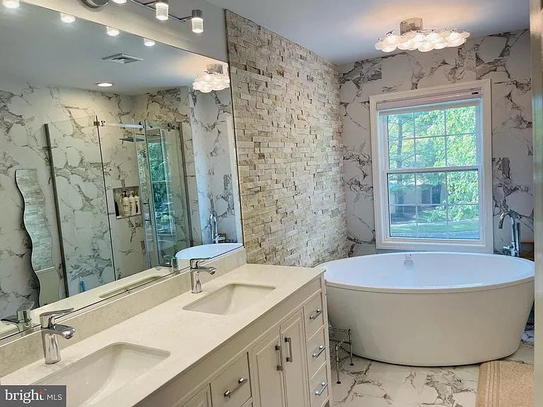 1 Cromwell Ct — Photo 16