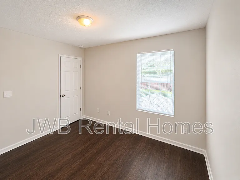8520 Cocoa Ave — Photo 13