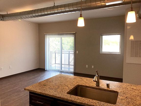 3rd image of 425 W Washington Ave APT 508