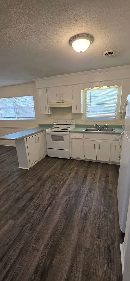3 Bedroom House For Rent in South Augusta — Photo 4