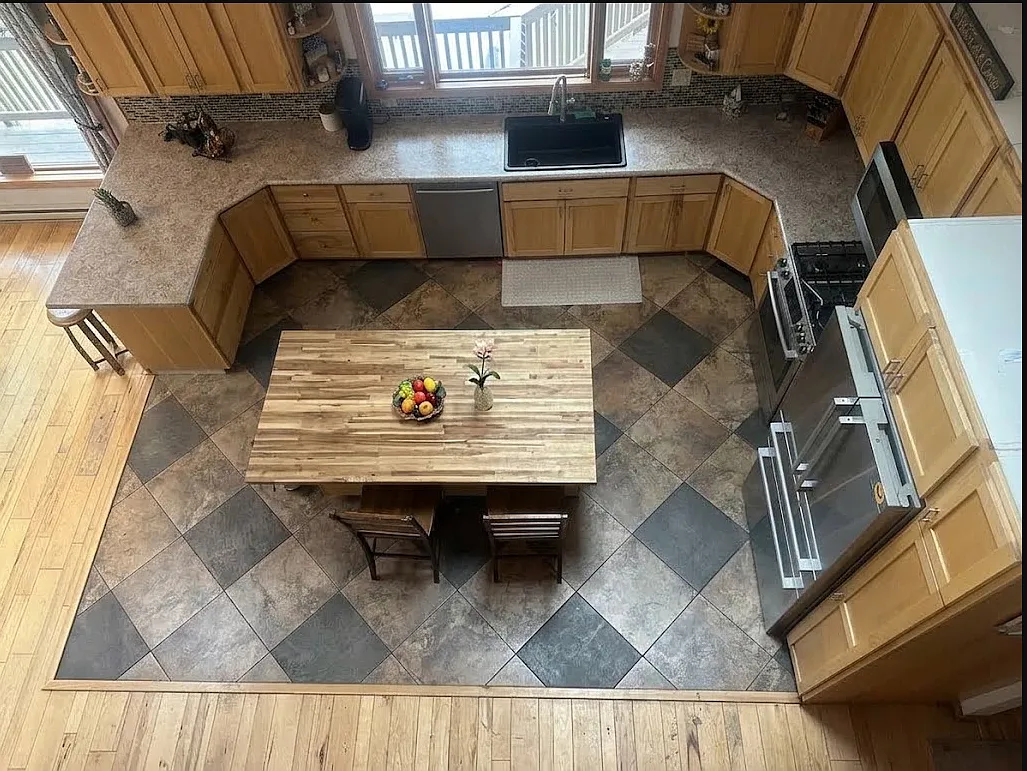 4 bed, 2.5 bath, 2900 sqft, $4,750 — Photo 3