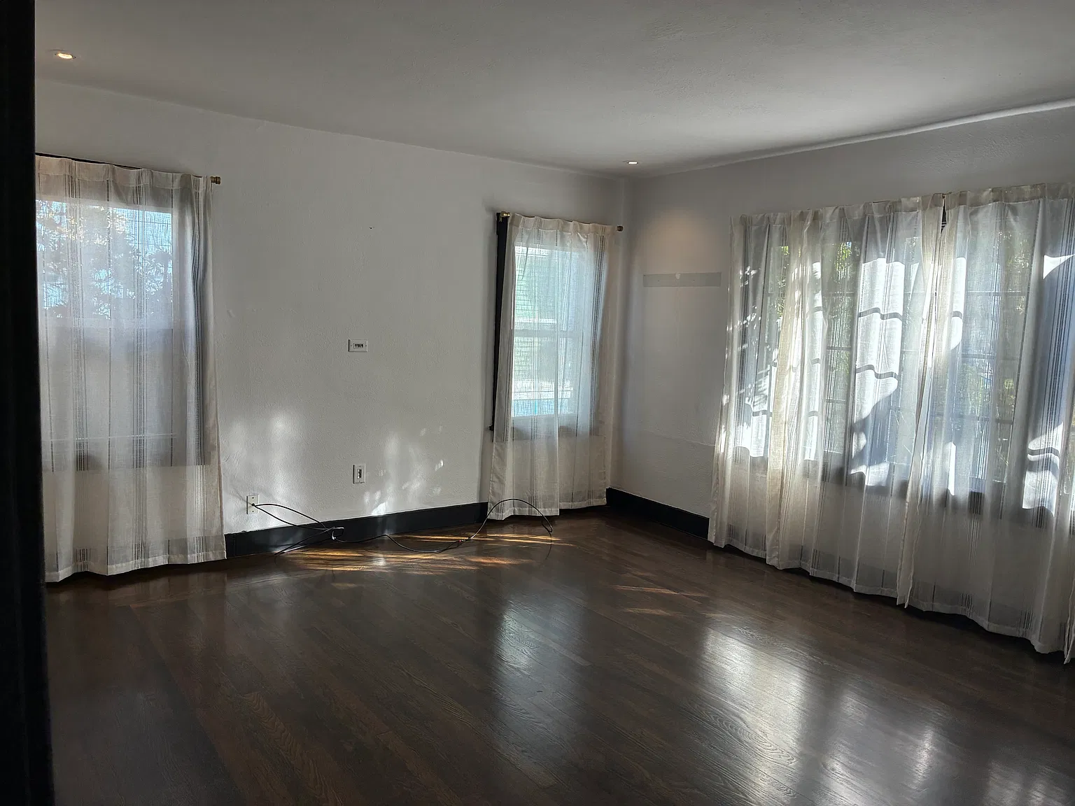 3 bed, 1440 sqft, $4,950 — Photo 3