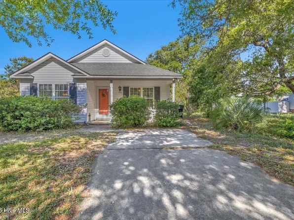 101 NE 52nd Street, Oak Island, NC 28465