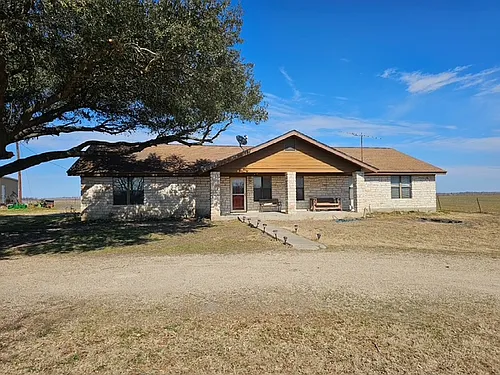 6995 N FM 486 Photo 1