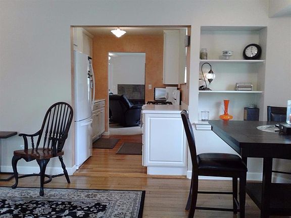 5th image of 2563 Parkwood Ave