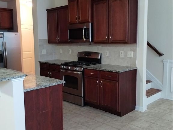5th image of 519 Whitworth Ln