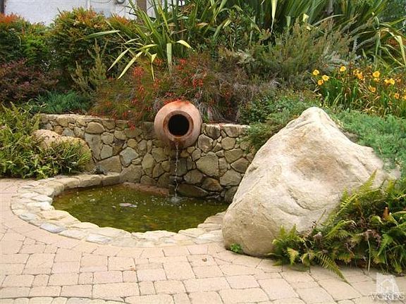 2nd image of 2027 Calaveras Dr