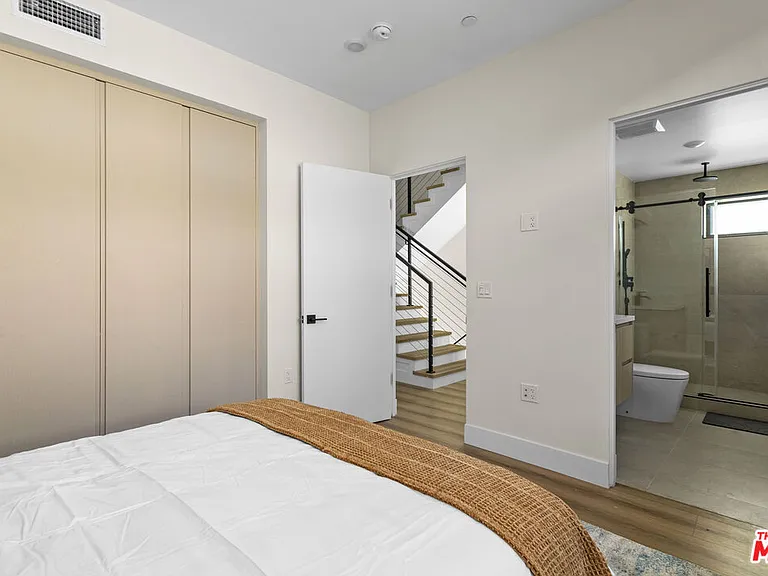 1318 N Vista St — Photo 20