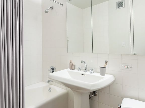 5th image of 525 E 72nd St APT 23D