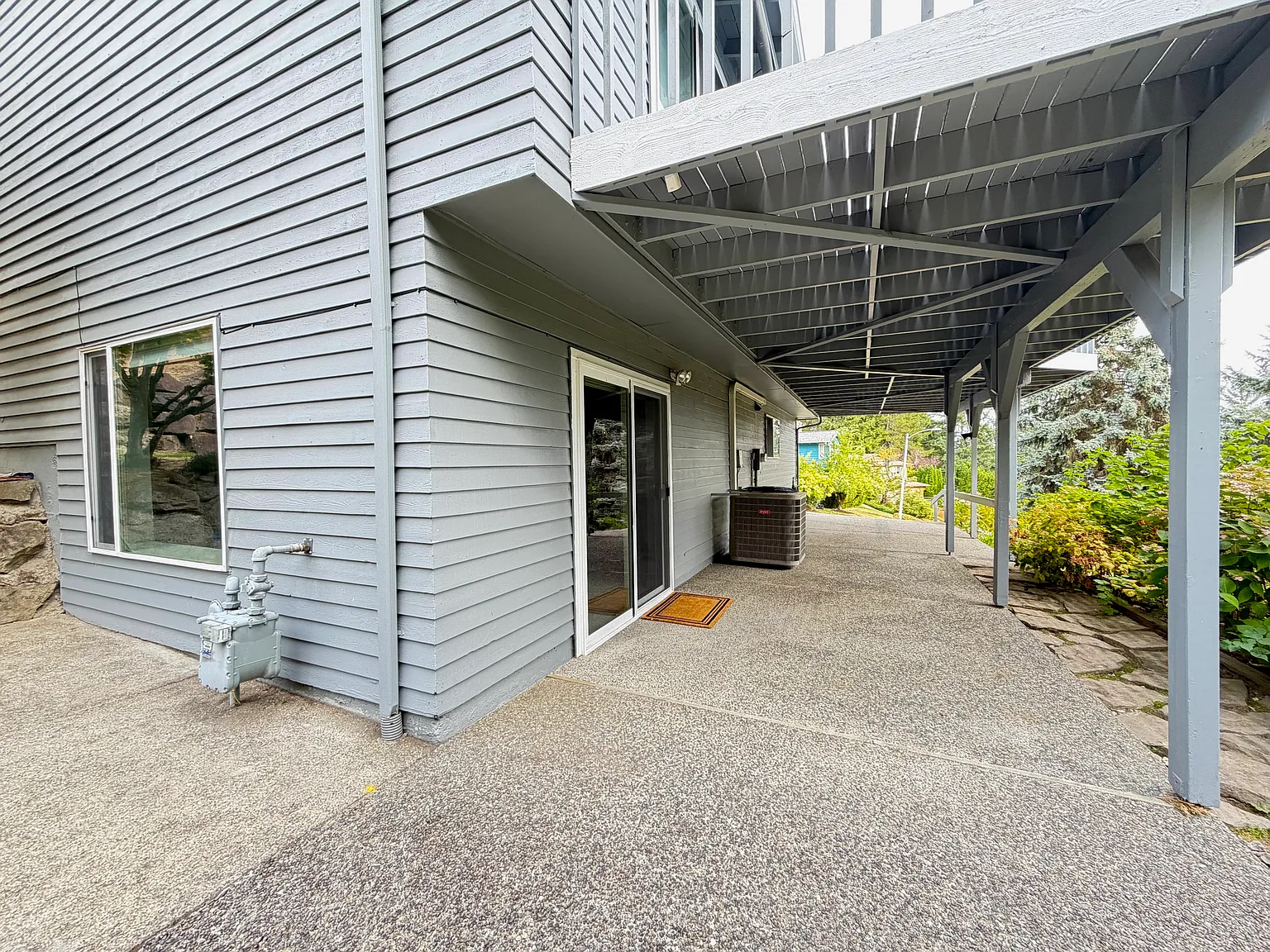 NE 33rd St, Bellevue — Photo 3