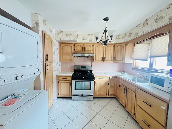 4th image of 91 Slater Blvd Floor 2