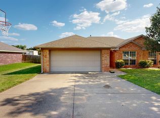 11289 Twin Spires Dr, Flint, TX 75762
