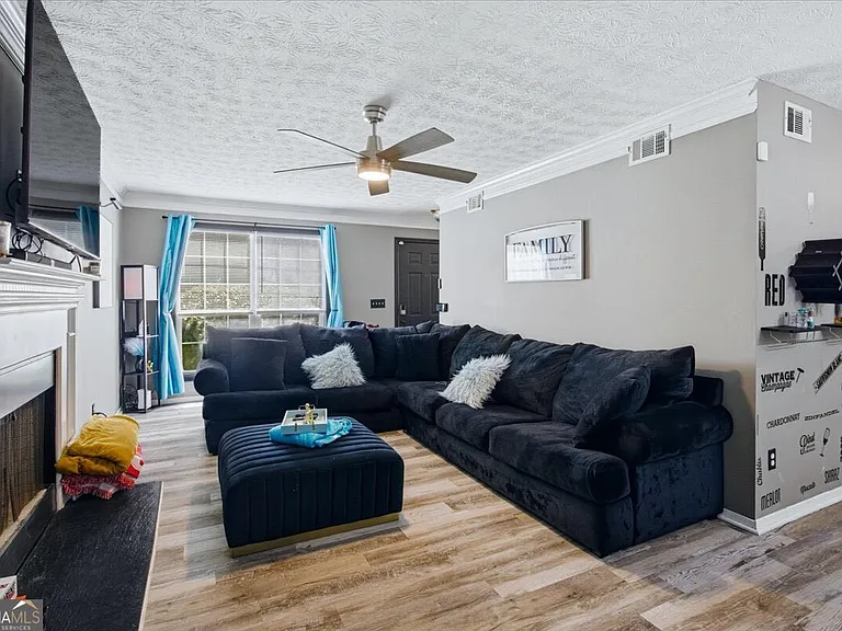 1459 Bridgewater Br — Photo 5