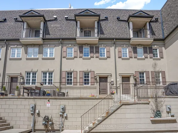6 Tony Grande Ln, Toronto, ON M6C 0A1