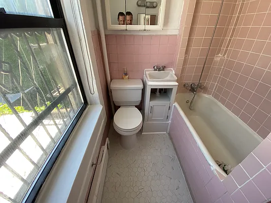 Rented by Capri Jet Realty Corp | media 7