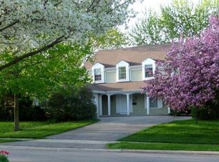 4 E 14th Ave, Naperville, IL 60563