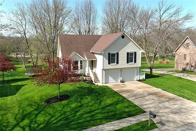 1st image of 3908 NW Delwood Dr