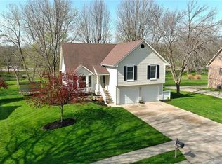 3908 NW Delwood Dr, Blue Springs, MO 64015