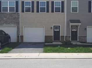 832 Admirals Quay Dr, Mechanicsburg, PA 17050