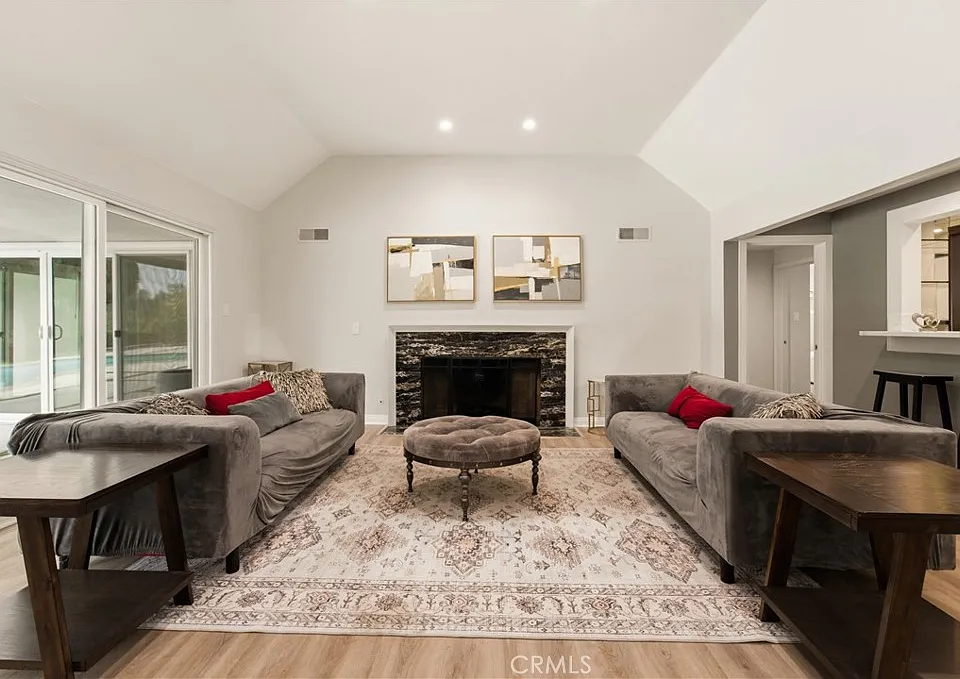 15701 Royal Ridge Rd