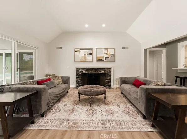 15701 Royal Ridge Rd, Sherman Oaks, CA 91403