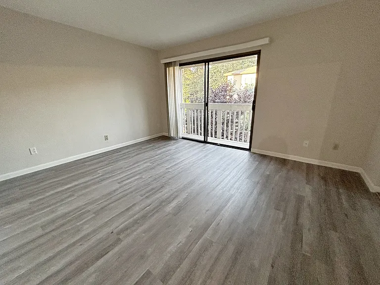 1220 Crescent Ter — Photo 12