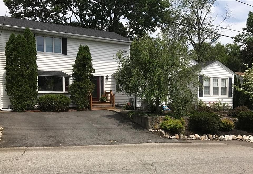 1st image of 11 Oakhurst Ave