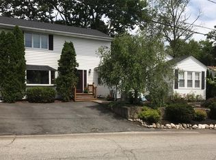 11 Oakhurst Ave, North Providence, RI 02911