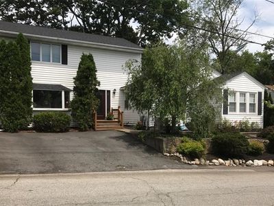 11 Oakhurst Ave, North Providence, RI, 02911