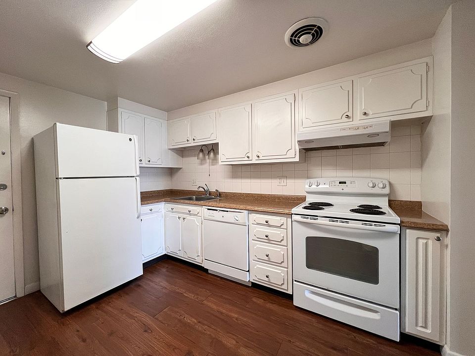 1st image of 8701 Delmar Blvd APT 3D