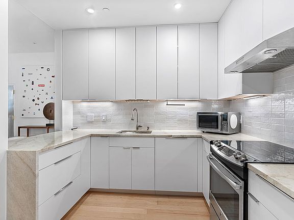 3rd image of 14 E 33rd St Suite 10N