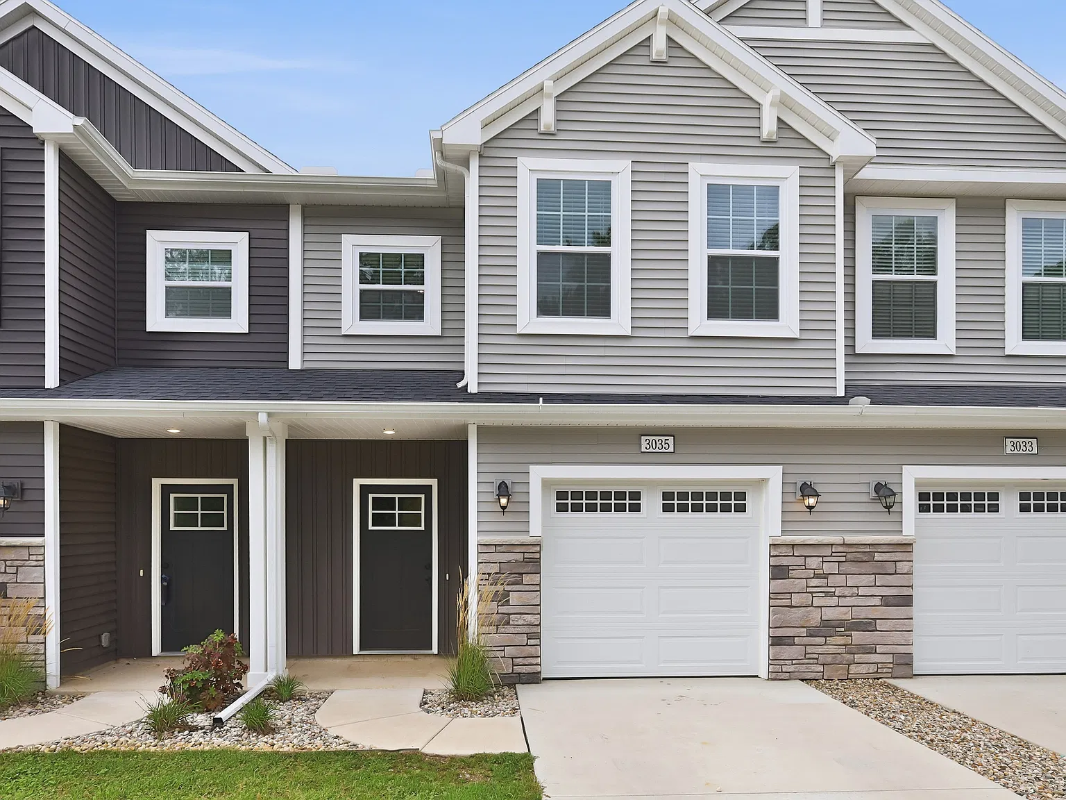 Alderwood Townhomes — Photo 1